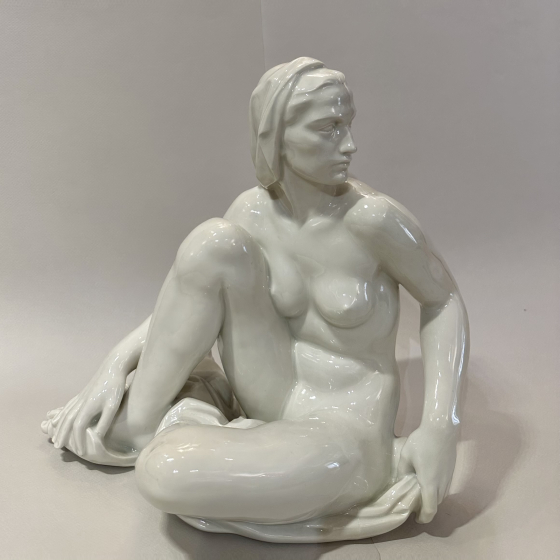 Скульптура "Смотрящая", Германия, мануфактура "Мейсен", 1939 г., Р. Ульманн Скульптура "Смотрящая", Германия, мануфактура "Мейсен", 1939 г., Р. Ульманн